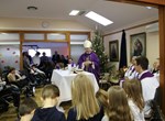 Predbožićni susret biskupa Radoša s štićenicima i djelatnicima Dnevnog boravka „Dr. Antun Bogdan“